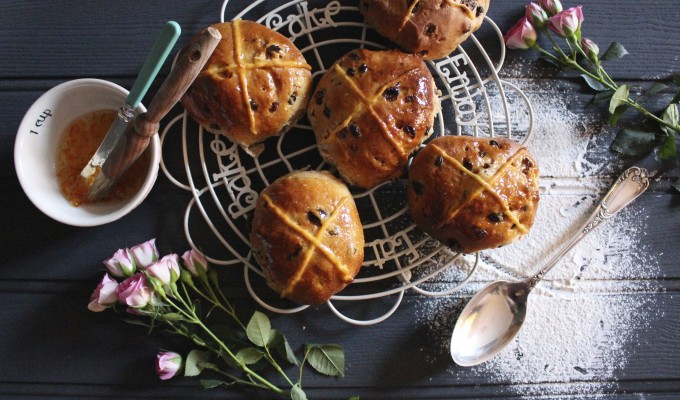 Hot-cross-buns