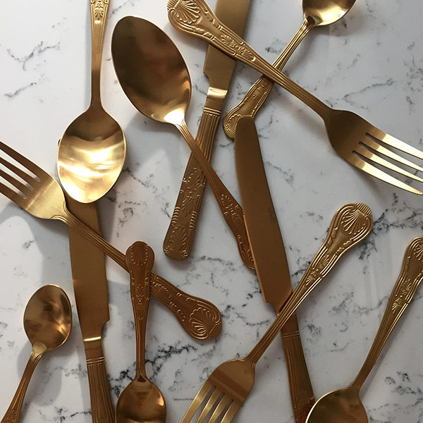 <br />
<b>Warning</b>:  Illegal string offset 'alt' in <b>/home/katiealiceco/public_html/wp-content/themes/katie-alice/homepage.php</b> on line <b>102</b><br />
h