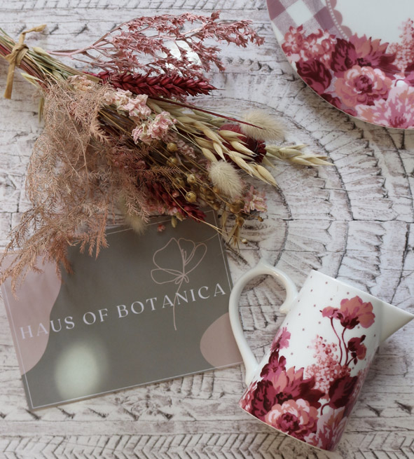 <br />
<b>Warning</b>:  Illegal string offset 'alt' in <b>/home/customer/www/katie-alice.co.uk/public_html/wp-content/themes/katie-alice/homepage.php</b> on line <b>61</b><br />
h